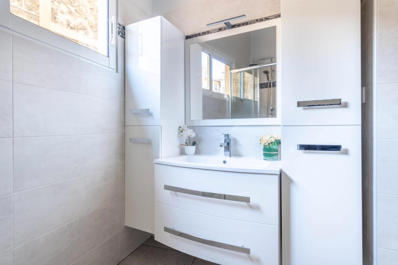 Notre Dame - Huge Sunny Modern 2br Flat - Terrace *